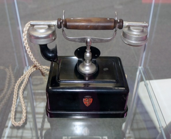 первые телефоны Ericsson