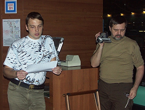 Александр проводит брифинг