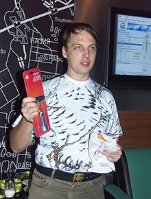 Александр готовится вручать призы