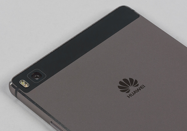 Смартфон Huawei P8