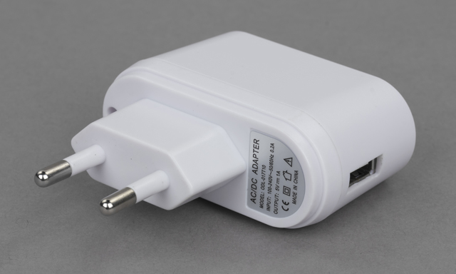 Зарядное устройство iRu M506