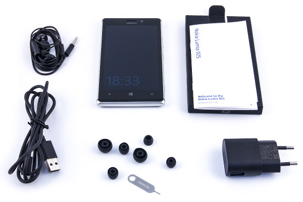 Комплектация Nokia Lumia 925