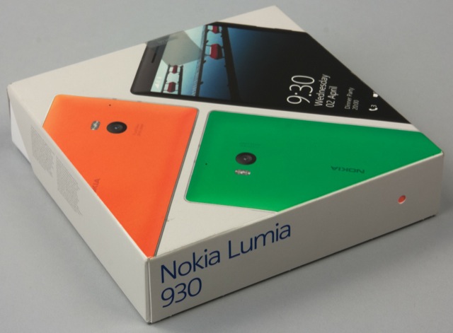 Упаковка Nokia Lumia 930