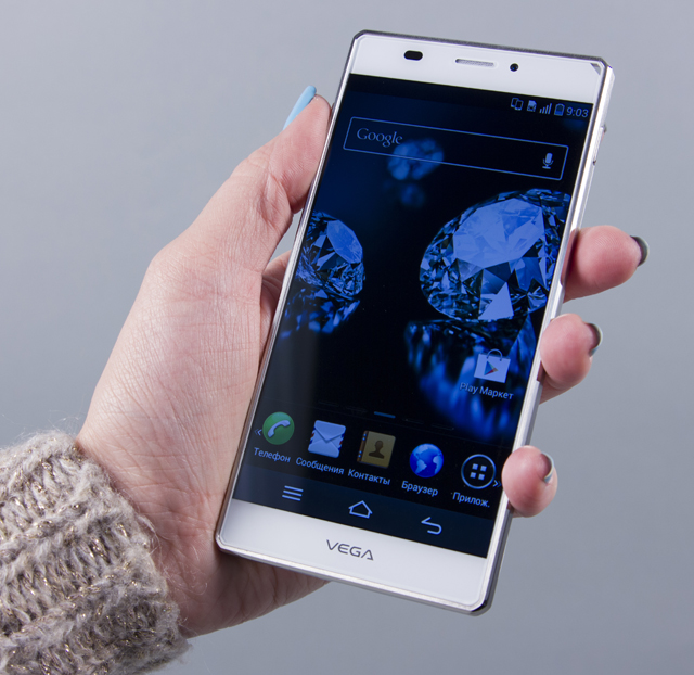 Внешний вид Pantech Vega Iron