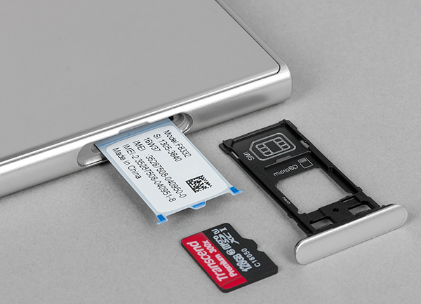 Смартфон Sony Xperia XZ