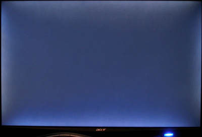 Телевизор lg синие цвета. Самсунг засветка на экране. Засветка экрана телевизора. Засвеченный экран на телевизоре. Неравномерная подсветка экрана телевизора.
