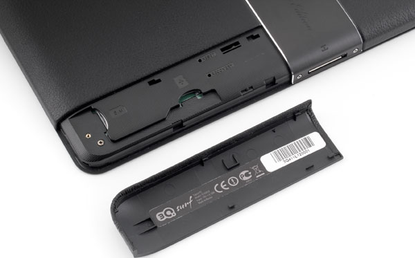 Слоты microSD и SIM в планшете 3Q Qoo! Surf TS1005B
