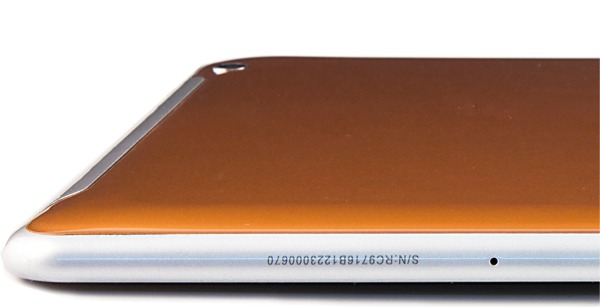 Нижняя грань планшета 3Q Surf RC9716B
