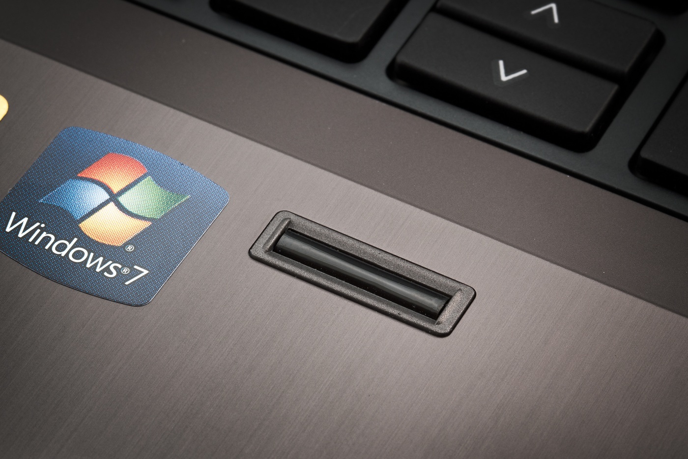 ноутбук dell с отпечатком пальца. ноутбук леново (со сканером отпечаток пальца) -. сканер отпечатка пальца для ноутбука. сенсорная мышка на ноутбуке. считыватель отпечатков пальцев для компьютера.