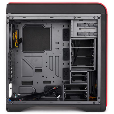 Вид на шасси слева AeroCool DS 200