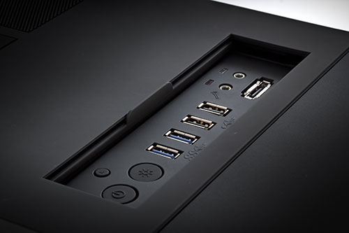 Фронтальные порты корпуса Bitfenix Survivor