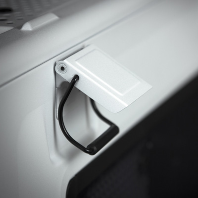 Corsair Vengeance C70: Крепление боковых стенок