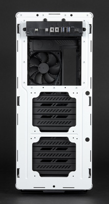 Corsair Vengeance C70: Вид на шасси спереди