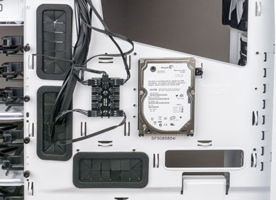 Крепление накопителей