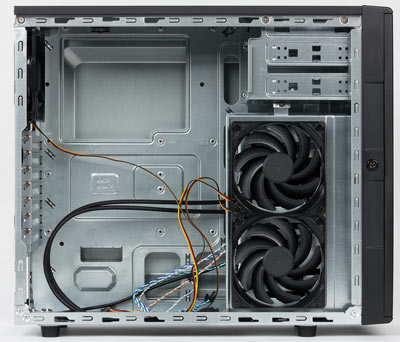 Вид на шасси слева