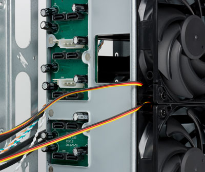 Дисковая стойка hot-swap