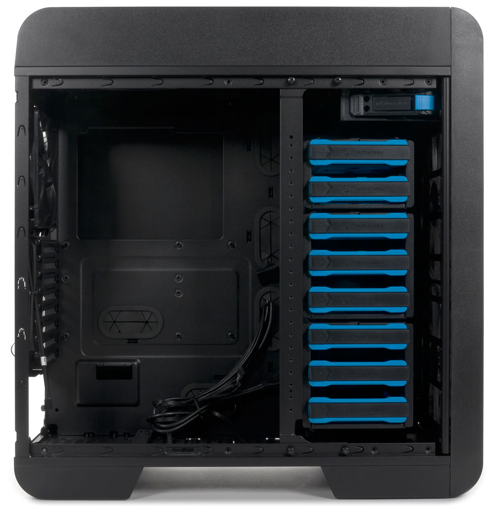 Thermaltake core v71 tempered glass edition. V 71. Thermaltake core v71 tg black сборка с 4090. Thermaltake core v71. Thermaltake v71.