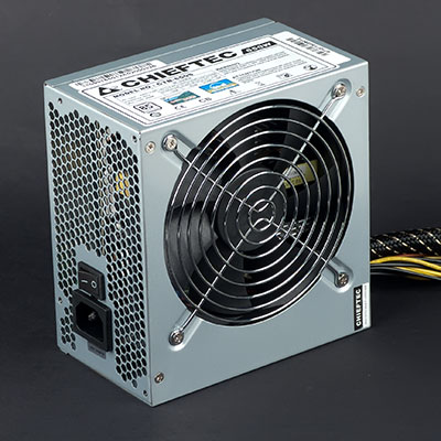 Внешний вид блока питания Chieftec CTB-650S