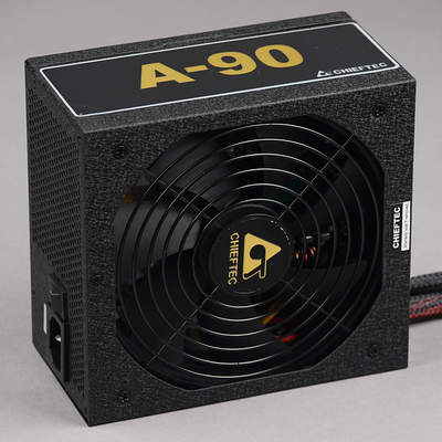 Внешний вид блока питания Chieftec GDP-550C