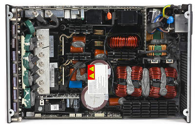 Вид платы блока питания Corsair AX1500i