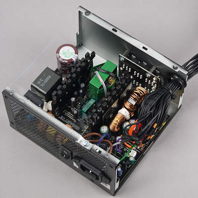 Вид платы блока питания Gigabyte B700H