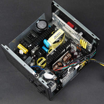 Вид платы блока питания Thermaltake Toughpower Grand RGB 750W Gold (TPG-0750F-R)