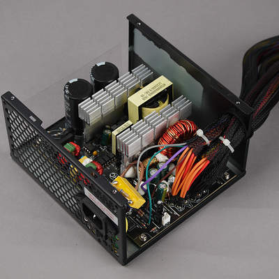 Вид платы блока питания Zalman ZM700-LEII