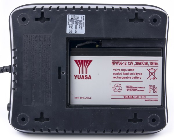 задняя панель ИБП PowerCom SPD-650U