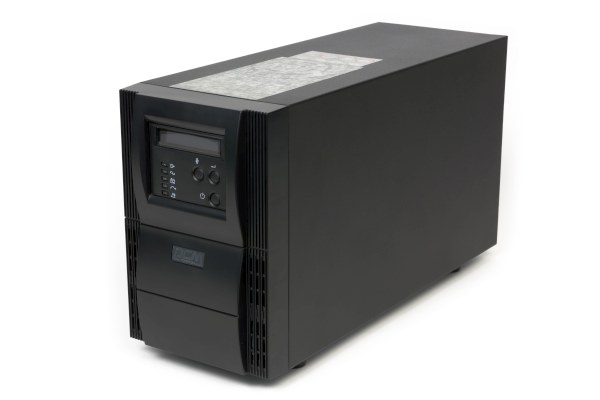 общий вид ИБП PowerCom VGS-1000XL