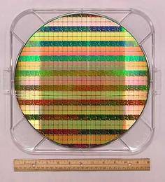 CeBIT 2002: Intel выпустила первый чип по 90 нм технологии