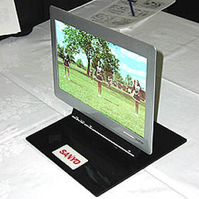 15-дюймовый OLED дисплей от Sanyo