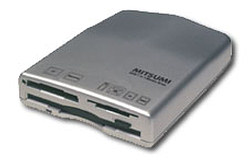 Mitsumi 7 in 1 USB Media: НГМД и картовод 7 в 1
