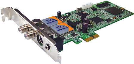 AverMedia Combo PCIe – ТВ-тюнер «2-в-1» в низкопрофильном варианте