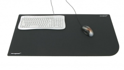 На коврике Corepad DeskPad помещается не только мышь