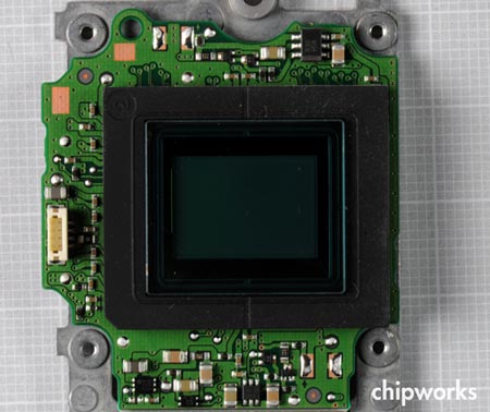датчик изображения беззеркальной камеры Nikon V1 производства Aptina