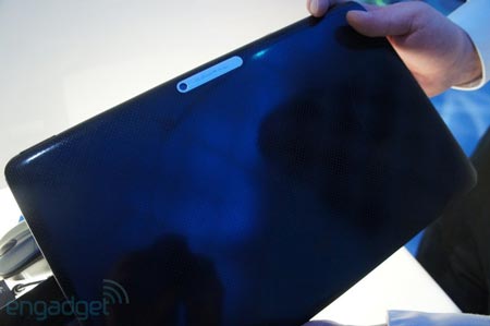 CES 2012: Compal показала QAV20 — прототип гибрида планшета и ультрабука