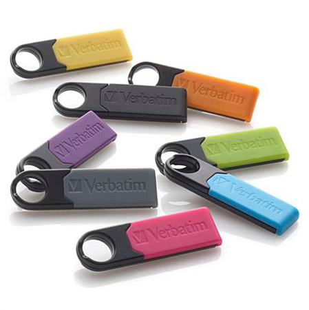 CES 2012: разъем «флэшки» Verbatim Store 'n' Go Micro USB Drive Plus защищает гибкая крышка 