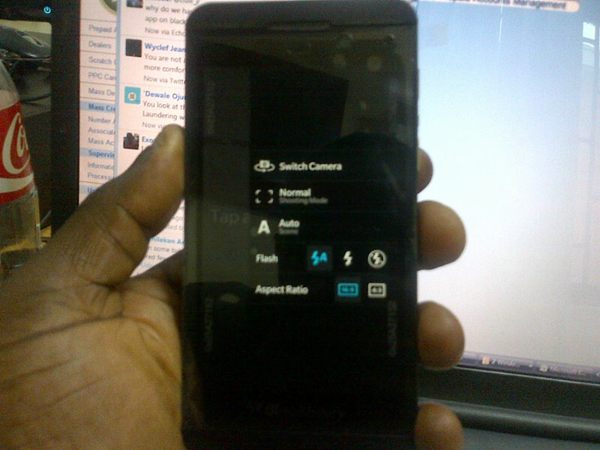 Фото дня: смартфон RIM серии L на платформе Blackberry 10