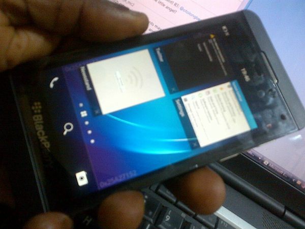 Фото дня: смартфон RIM серии L на платформе Blackberry 10