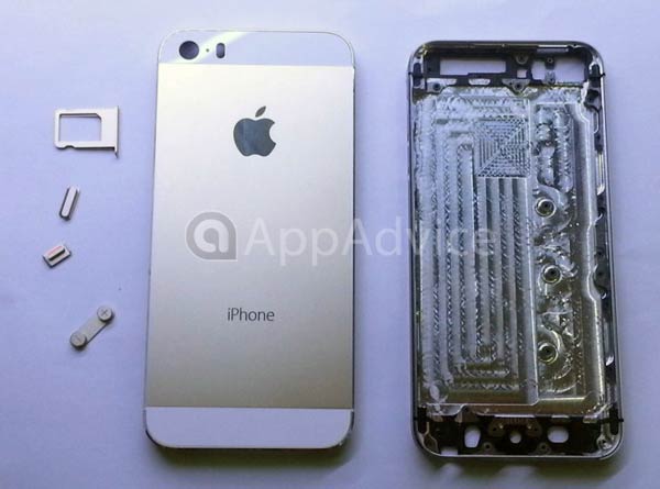 Надпись iPhone на смартфоне iPhone 5S нанесена более тонкими линиями, чем раньше