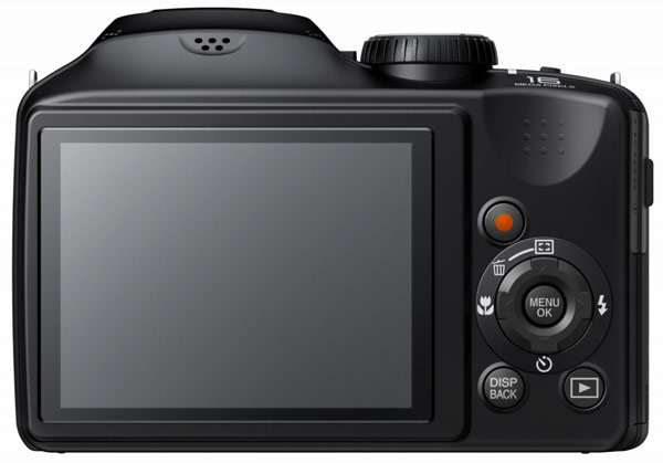 Камеры Fujifilm S4600, S4700 и S4800 доступны в черном, белом и красном цвете