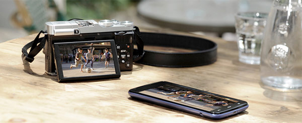 Камера Fujifilm X-M1 формата APS-C рассчитана на сменные объективы X Mount