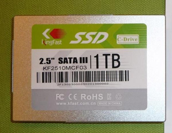 Твердотельный накопитель KingFast C-Drive объемом 1 ТБ физически представляет собой массив RAID 0 из двух SSD