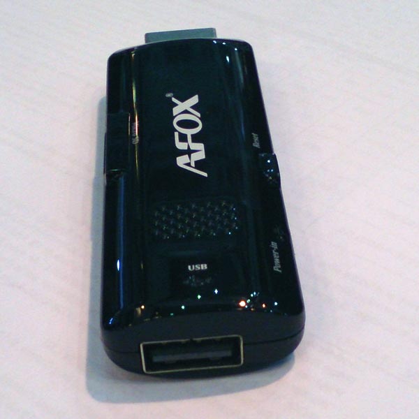 В оснащение микро-ПК Afox входит слот для карт памяти SD и SDHC