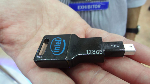 Прототип флэш-накопителя Intel, использующий технологию Thunderbolt, является самым быстрым в мире