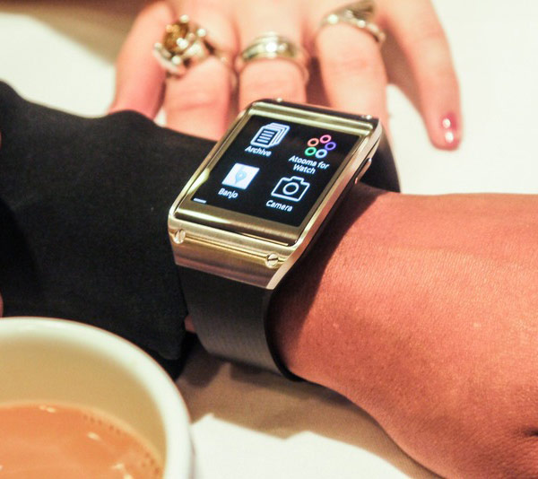 В США «умные часы» Samsung Galaxy Gear появятся в октябре и будут стоить $299