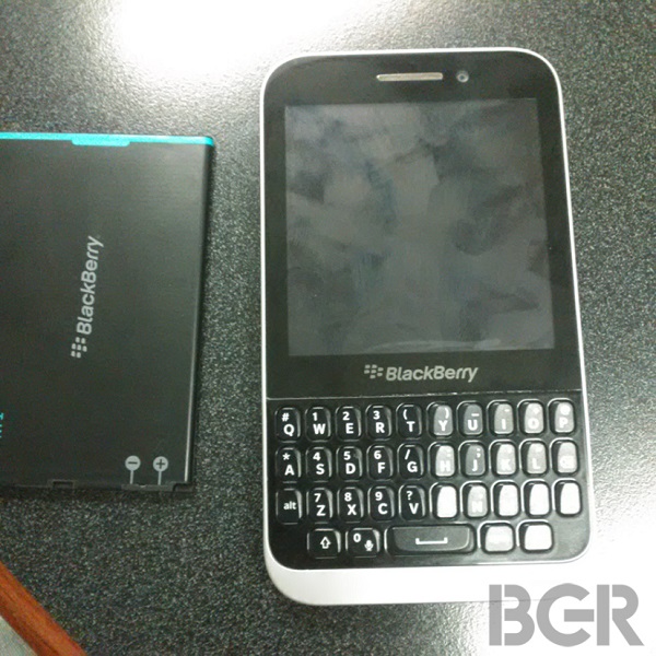 Фотографии бюджетного смартфона BlackBerry Kopi появились в Сети