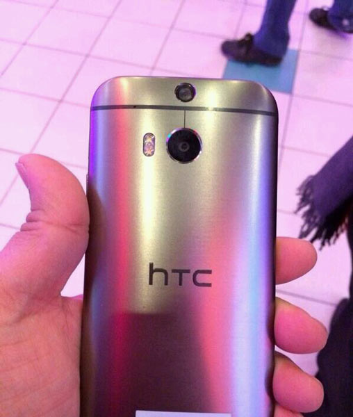 Новые изображения смартфона HTC M8 позволяют предположить, что устройство будет выпущено в нескольких вариантах оформления
