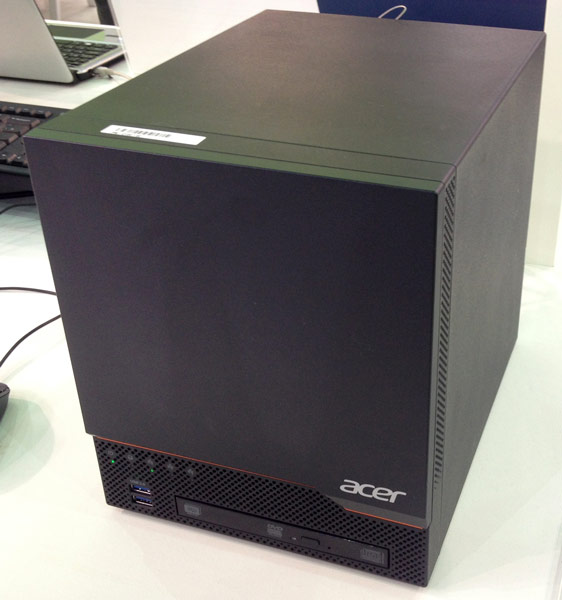 Охлаждение Acer Altos C100F3 возложено на один вентилятор большого диаметра