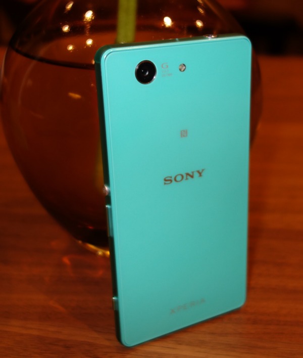 Смартфон Sony Xperia Z3 Compact